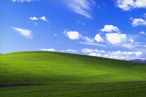 蓝天白云绿草地壁纸：Windows XP退役带不走的经典
